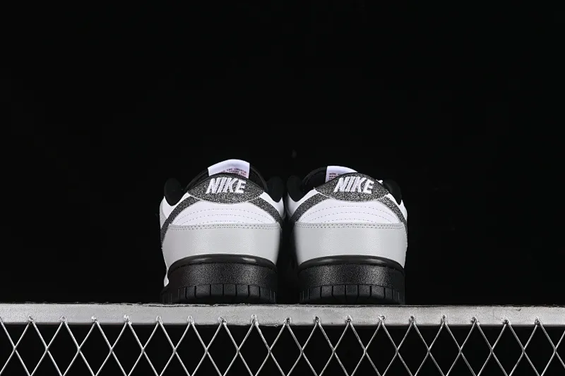 All categories Nk SB Dunk series Nk SB Dunk Low low-top sneakers Nk Dunk Low "Glitter Swoosh" light silver SB low-top casual sneakers HQ3462-191